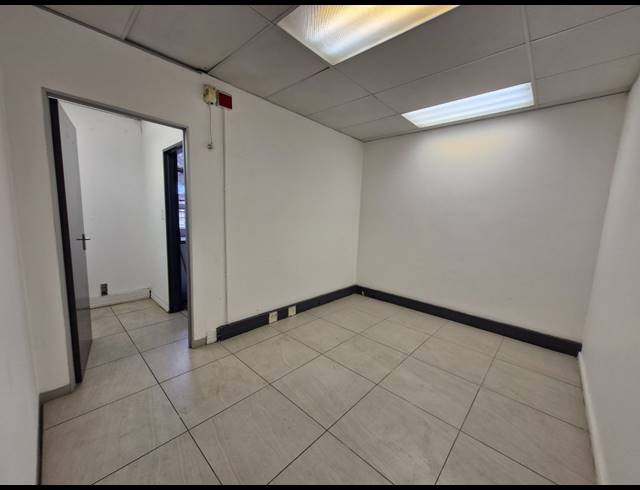 211M² OFFICE TO LET IN BARDENE